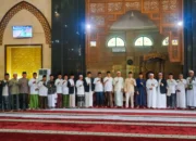 Bupati dan Wakil Bupati Sarolangun Laksanakan Sholat Idul Adha di Mesjid As Sulthon