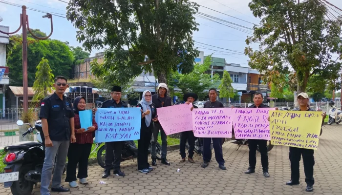Ratusan Warga Malapari Geruduk Kantor ATR/BPN Batang Hari, Desak Pengusutan Dugaan Mafia Tanah TKD