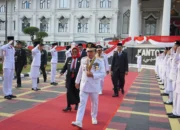 Gubernur Al Haris dan Forkopimda Hadiri Upacara Penurunan Bendera HUT ke-81 RI dengan Khidmat