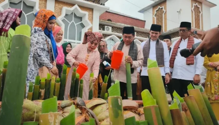 Tradisi Malamang Warnai Hari Kedua Padang Pariaman Mauluik Gadang 2026