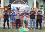 HUT Humas Polri ke-75, Polres Merangin Bersihkan Tiga Tempat Ibadah