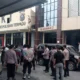 Diduga Terkait Aktivitas PETI, Puluhan Suku Anak Dalam Datangi Polres Merangin