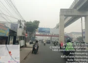‎Kabut Asap Tebal Selimuti Sejumlah Ruas Jalan Kota Palembang, Jarak Pandang Pengendara Terbatas  ‎